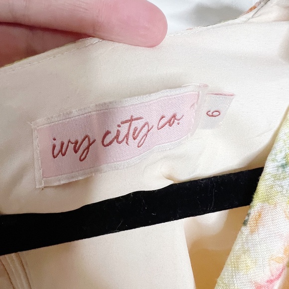 Ivy City Co faux wrap Lyra Midi Dress Yellow Floral Print Size Medium - Picture 9 of 9